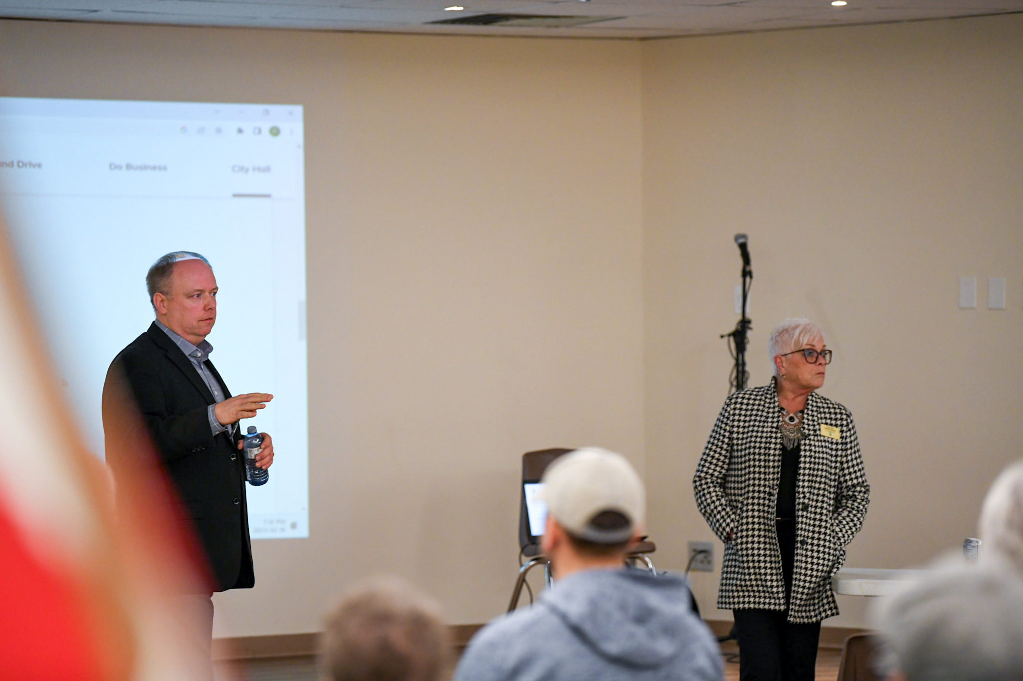 Photo of Councillors Carr and Brown presenting in front of Ward 2 Residents at a previous Town Hall meeting.